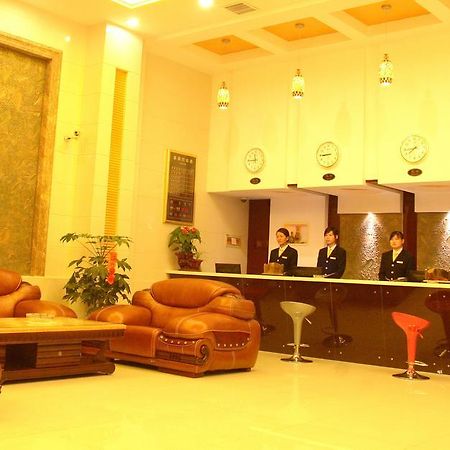 Jinkailai Business Hotel Qingdao Beer Street Экстерьер фото